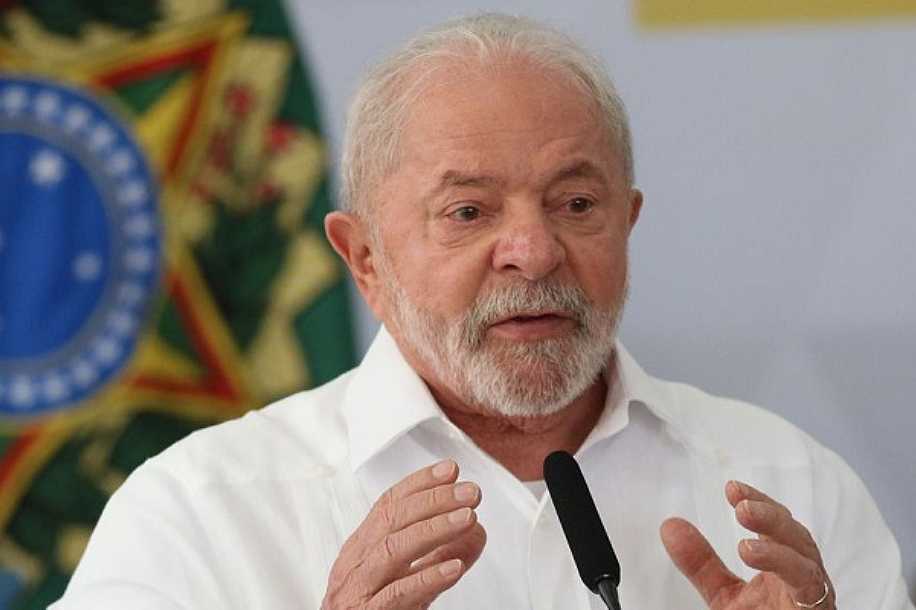 Lula anuncia mínimo de R$ 1.320 e aumento da faixa de isenção do IR