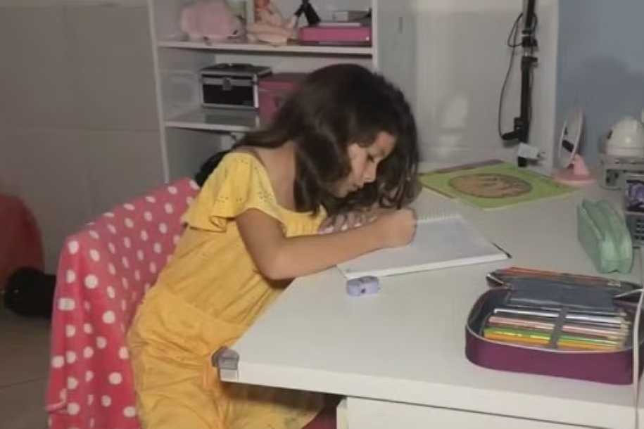 Vítimas das enchentes no RS se emocionam ao receber pacote com Bíblia e cartinha enviado por menina do interior de SP: ´Conforto´