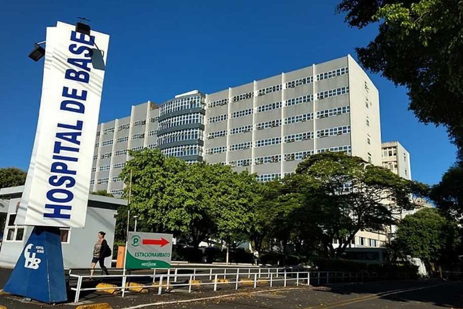 Mulher grávida e homem são baleados dentro de carro em bairro da zona norte de Rio Preto