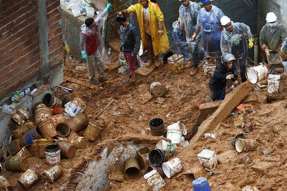 Sobe para 28 o número de mortos por chuvas em SP