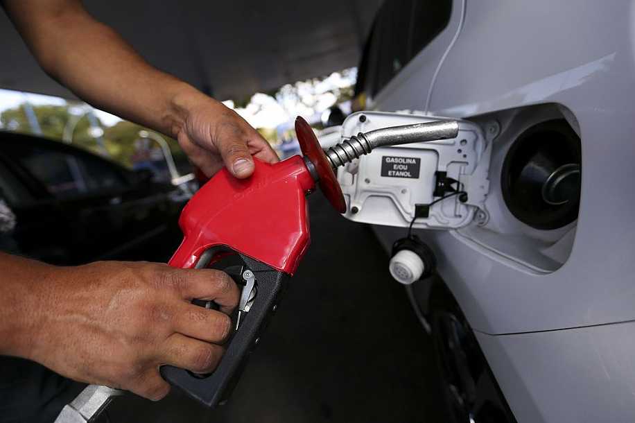 Petrobras faz 5º reajuste no ano e alinha gasolina e diesel a preço internacional