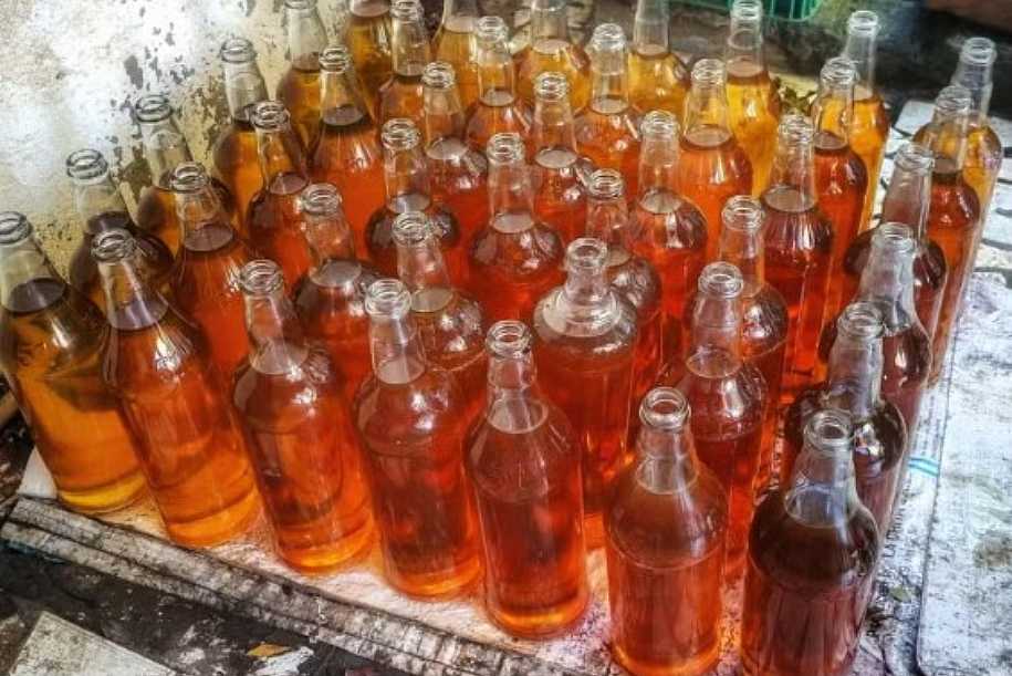 Polícia identifica fábrica clandestina de mel artificial em casa abandonada