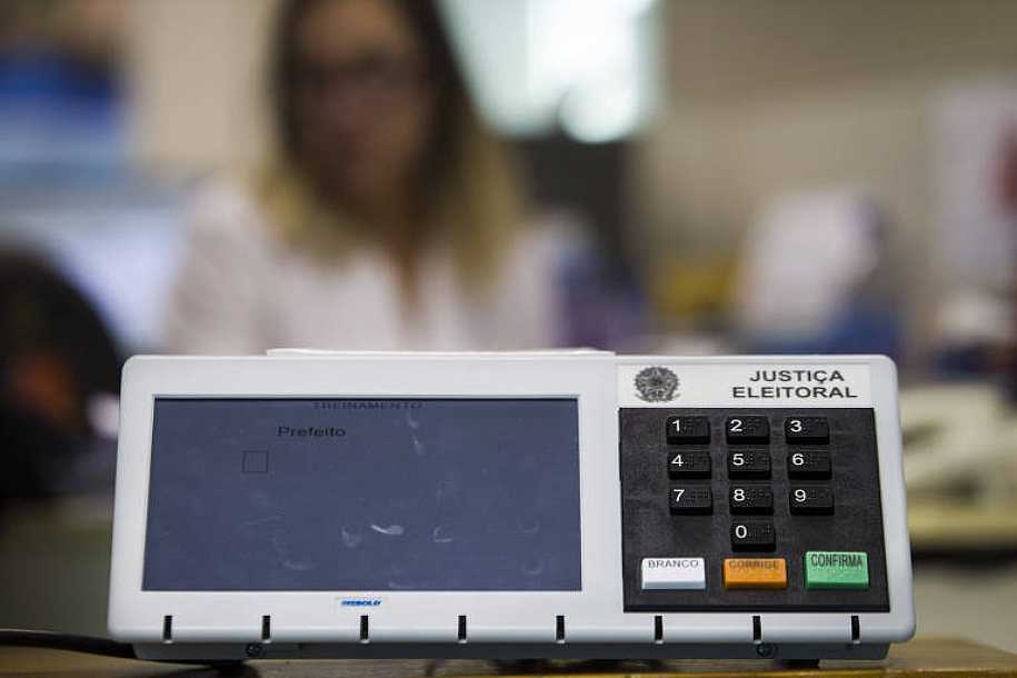 POPULAÇÃO PREFERE CANDIDATO QUE VENHA DE FAMÍLIA POBRE APONTA PESQUISA