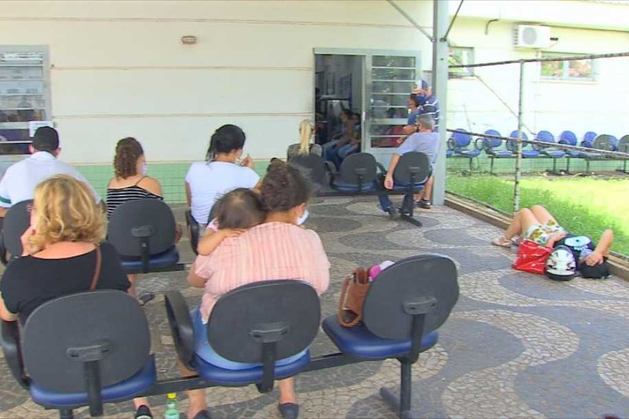 Pacientes com sintomas respiratórios lotam Unidades de Pronto Atendimento e relatam demora em Rio Preto