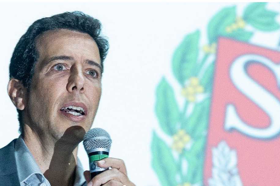 Secretário da Educação prevê app que controla frequência escolar