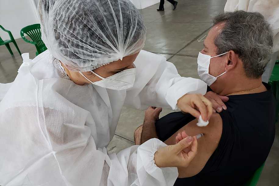 Número de vacinados contra a covid chega a 32,3 milhões; 15,2% da população
