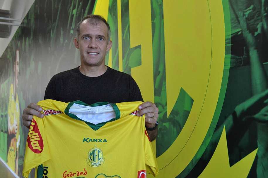 Eduardo Baptista, ex-Palmeiras e Fluminense, é o novo treinador do Mira