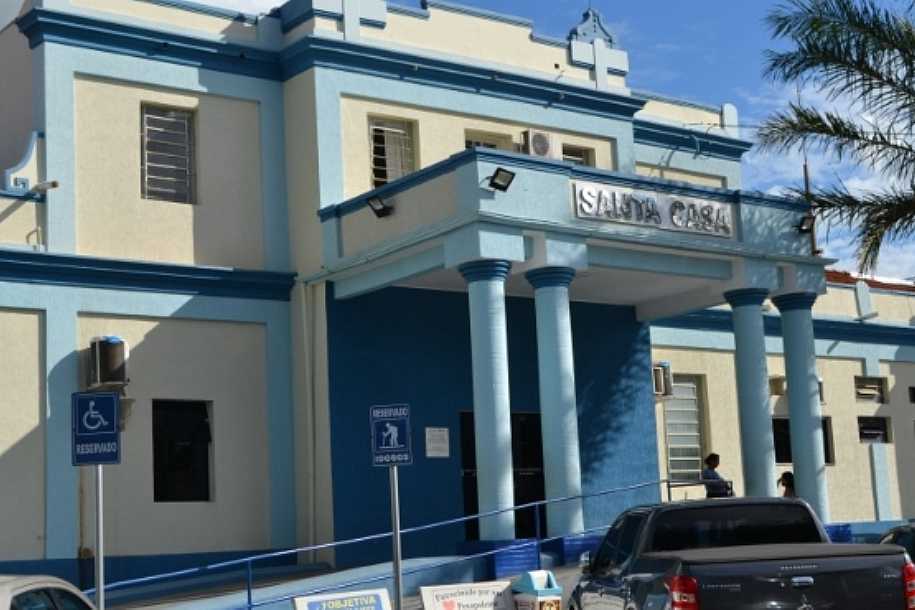 Homem armado invade e rouba R$ 4 mil da Santa Casa de Penápolis