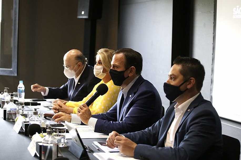 Governo de SP apresenta a prefeitos o Plano Estadual de Imunização contra a covid-19