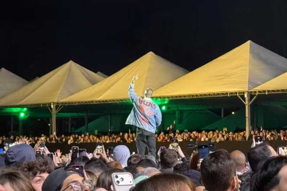 Adam Levine usa jaqueta de fã durante show histórico de Maroon 5 no interior de SP: ´Muito Sugar´