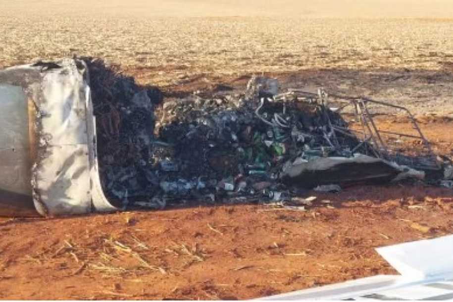 Avião de pequeno porte pega fogo após pouso forçado no noroeste de SP
