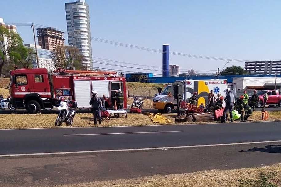 Idosa morre e três ficam feridos após carro capotar em rodovia de Rio Preto