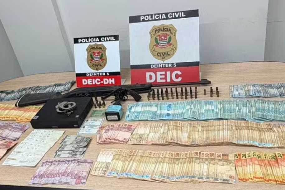 Polícia Civil apreende R$ 58 mil em espécie e armas em operação contra desarmamento