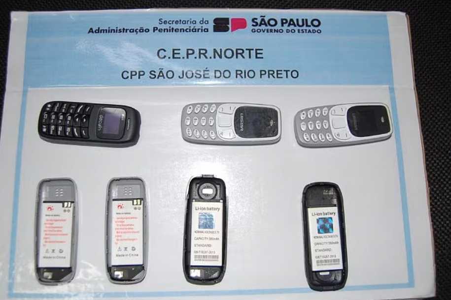 Detento é flagrado após engolir três mini celulares, quatro baterias e tentar retornar para penitenciária no interior de SP