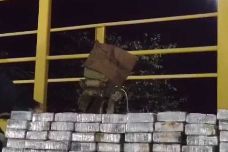 Polícia encontra 440 kg de cocaína escondidos em caminhão-tanque em Ilha Solteira