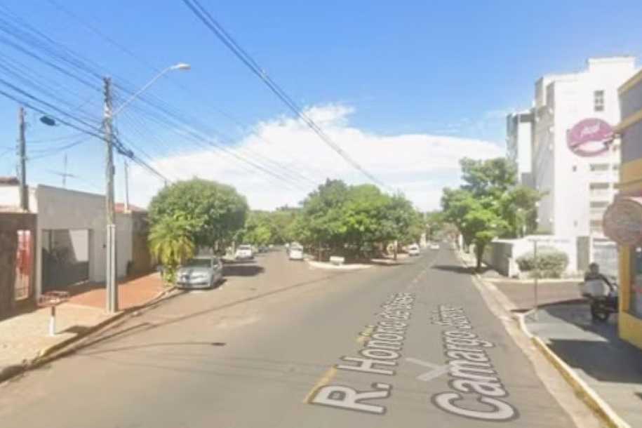 Homem é baleado em Araçatuba enquanto esperava em ponto de ônibus