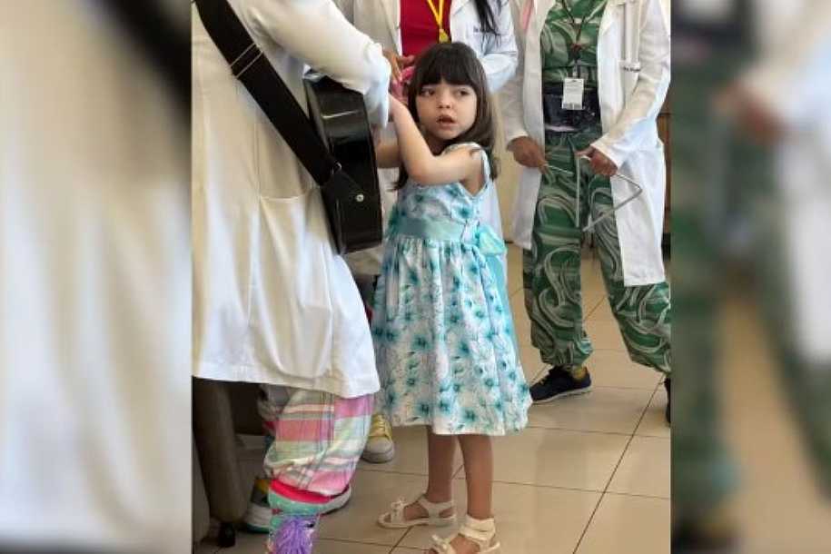 Mãe de menina que passou 7 anos internada em hospital diz que adaptação em casa foi rápida: ´Ela não estranhou nada´