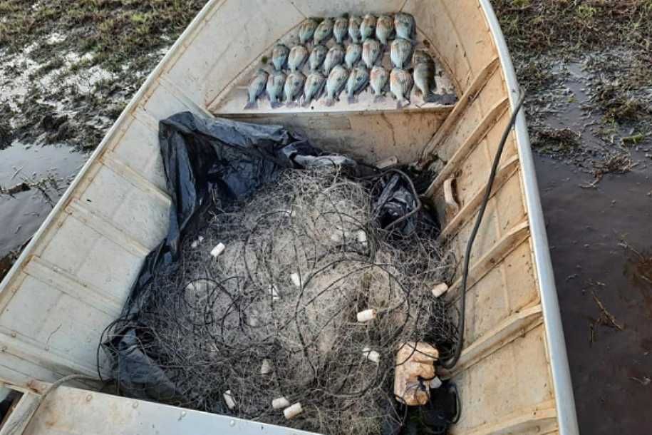 Polícia Ambiental apreende 64 embarcações usadas para prática de predatória