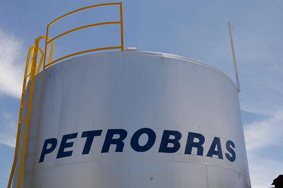 Petrobras sobe preço da gasolina pela nona vez em 2021