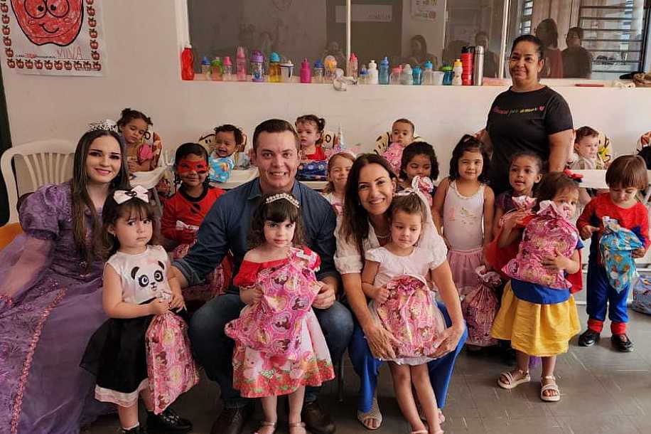 Prefeitura de Macedônia Encerrra Semana da Criança nas Escolas com Festa e Diversão