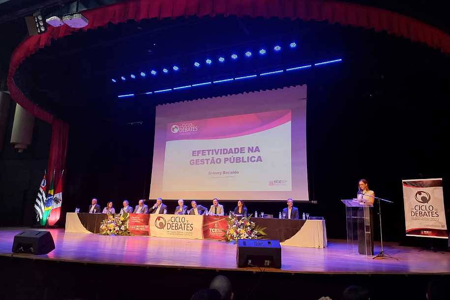MACEDÔNIA PARTICIPA DO 27° CICLO DE DEBATES COM AGENTES POLÍTICOS E DIRIGENTES MUNICIPAIS