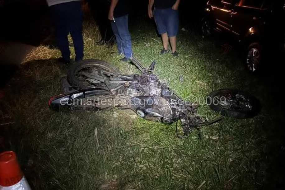 Motociclista morre ao bater contra carro em rodovia de Catanduva