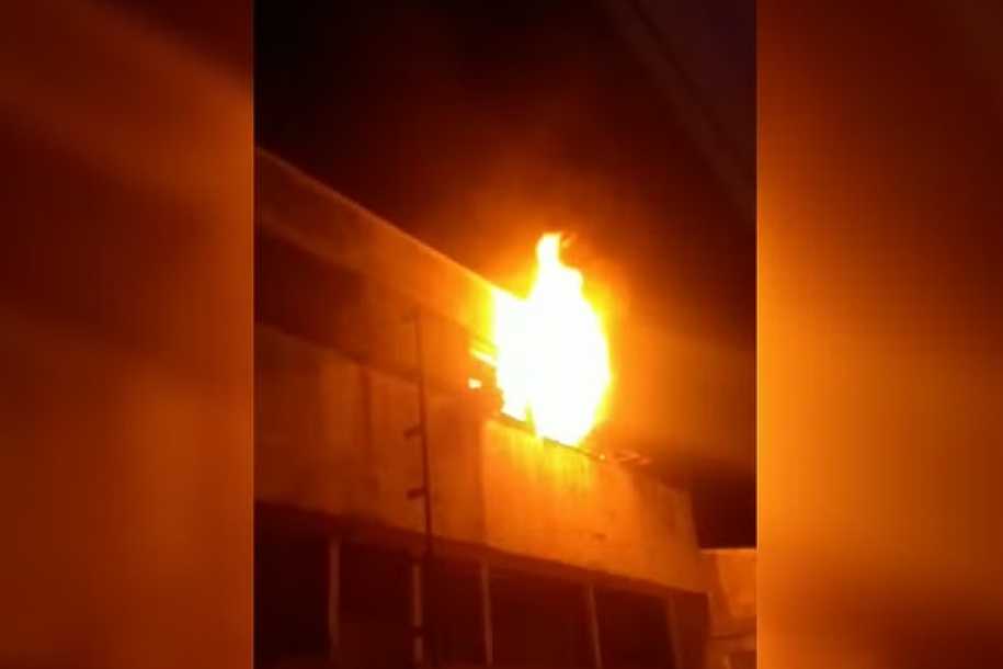 Incêndio atinge prédio de delegacia desativado há 8 anos no interior de SP