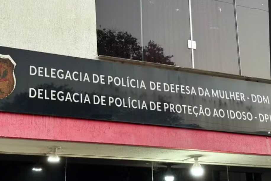 Mulher tem casa invadida e é atacada com golpes de faca em Araçatuba