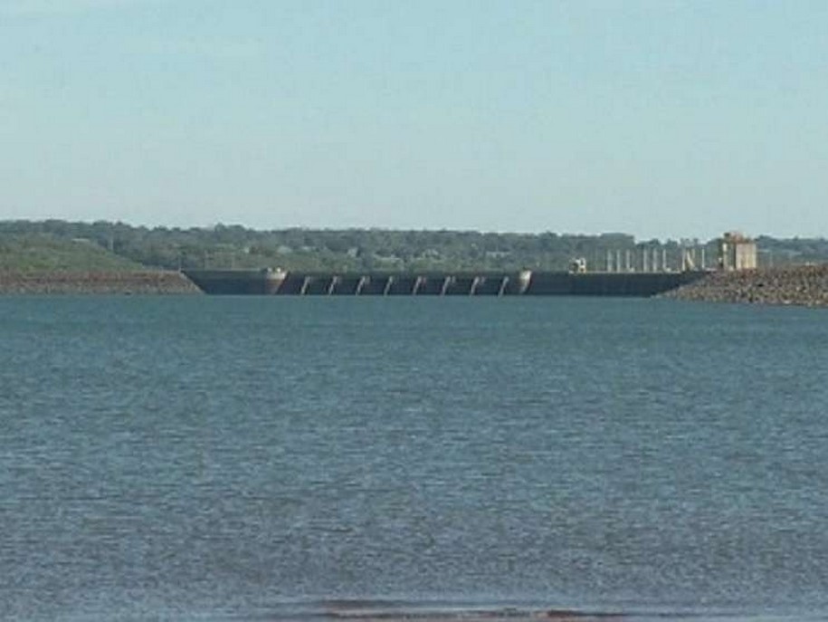 Usina emite alerta para teste de vazão das comportas de hidrelétrica