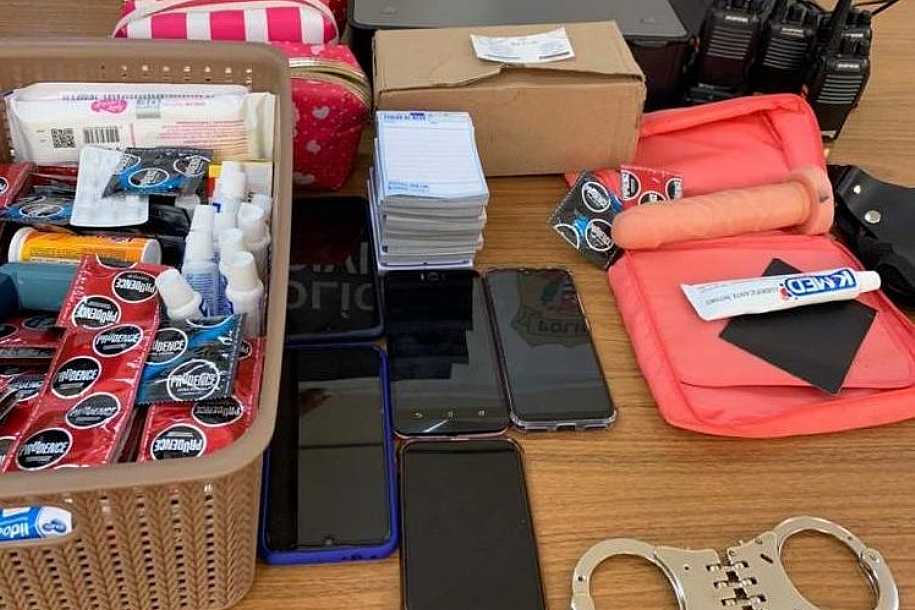 Polícia flagra várias mulheres em suposta casa de prostituição de Araçatuba
