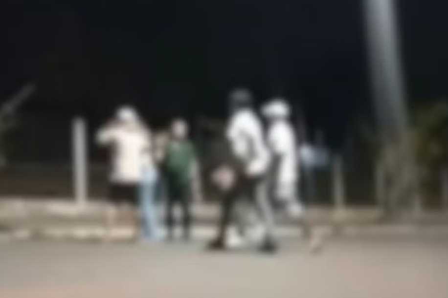 Homem investigado por agredir garçom em caso suspeito de homofobia se entrega à polícia