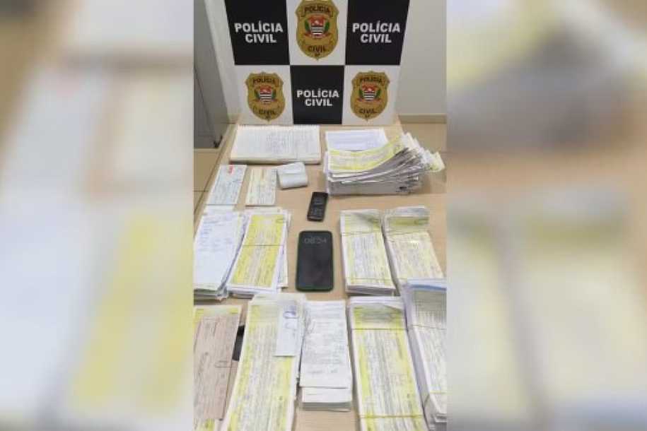 Polícia apreende documentos, celulares e notas promissórias durante operação contra agiotagem