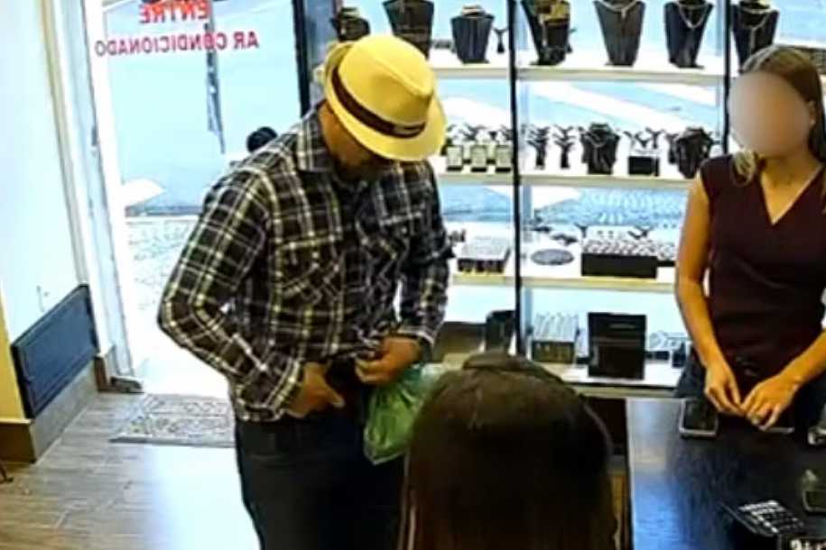 Homem se passa por cliente para roubar peças de ouro de joalheria no noroeste de SP