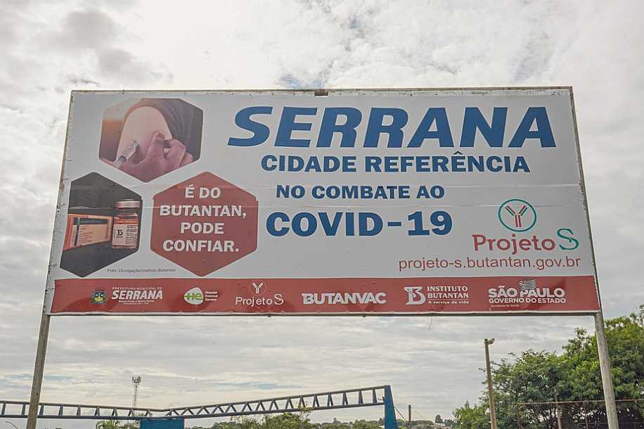 Casos de Covid em Serrana, SP, triplicam em outubro, mas mortes seguem em patamar baixo
