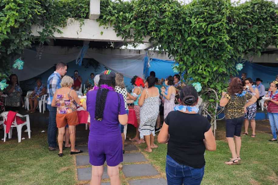 MELHOR IDADE DE MACEDÔNIA COMEMORA CARNAVAL