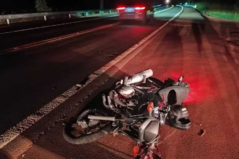 Motociclista fica ferido após ser atingido por carro em rodovia de Santa Fé do Sul