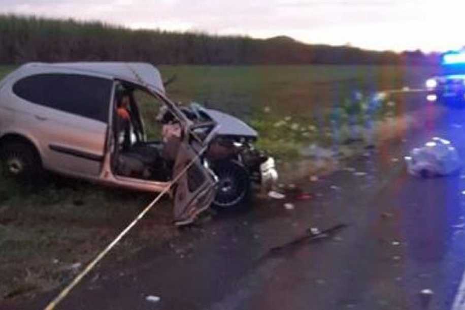 Jovem de 28 anos morre após batida contra caminhão