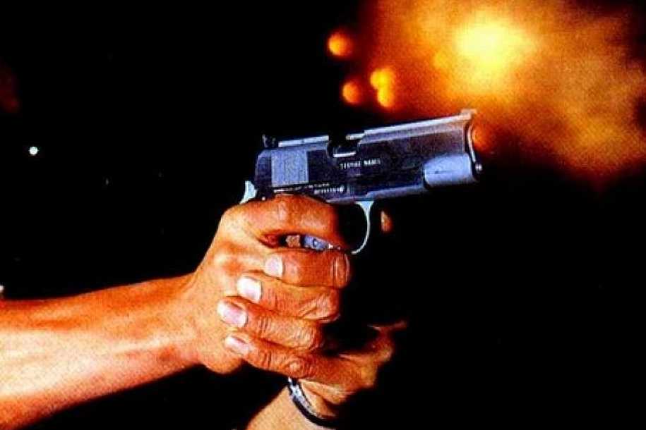 Criminosos atiram na cabeça de adolescente e fogem