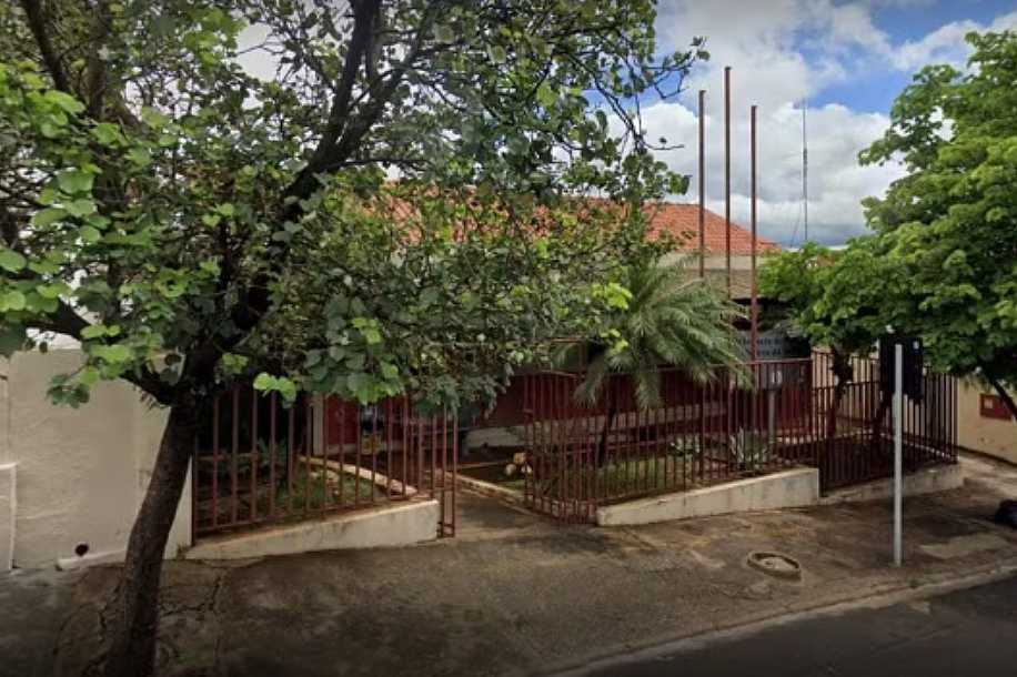 Mulher é baleada na cabeça e nas costas na frente do filho em Olímpia