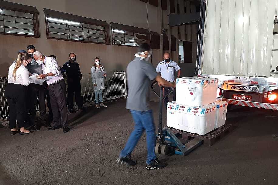Doses da CoronaVac chegam a São José do Rio Preto