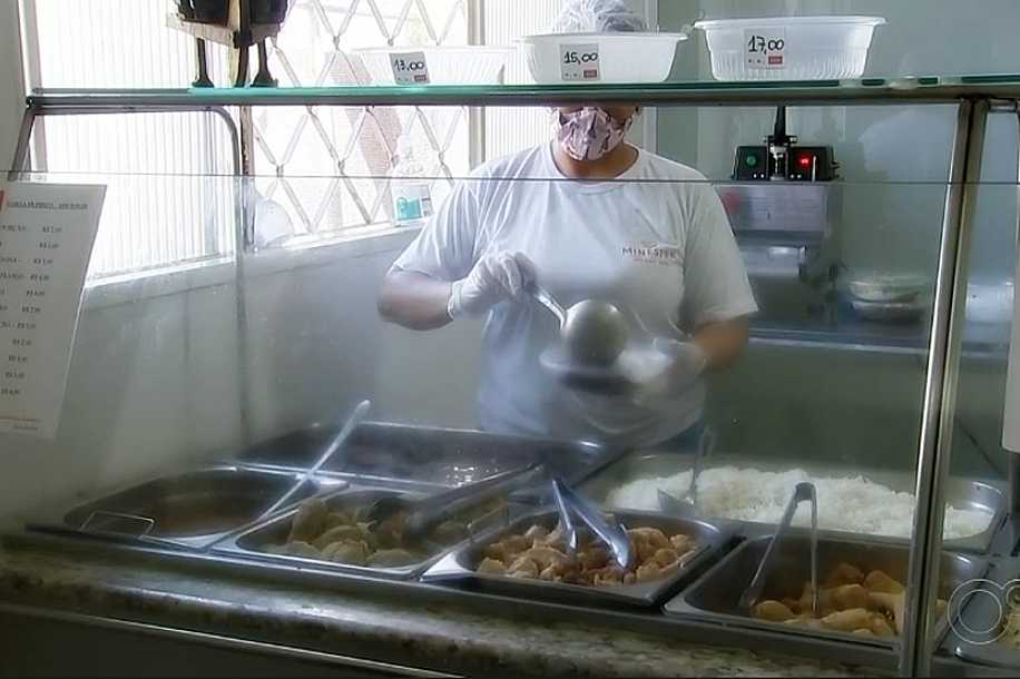 Comerciantes do setor alimentício fazem adaptações nos cardápios após alta dos preços no noroeste paulista