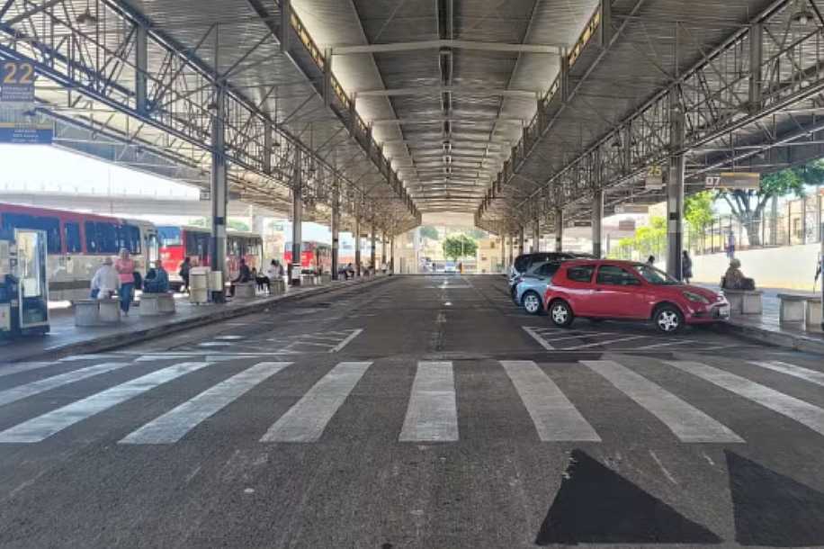 Mulher com bebê é socorrida em estado de surto no terminal rodoviário de Rio Preto