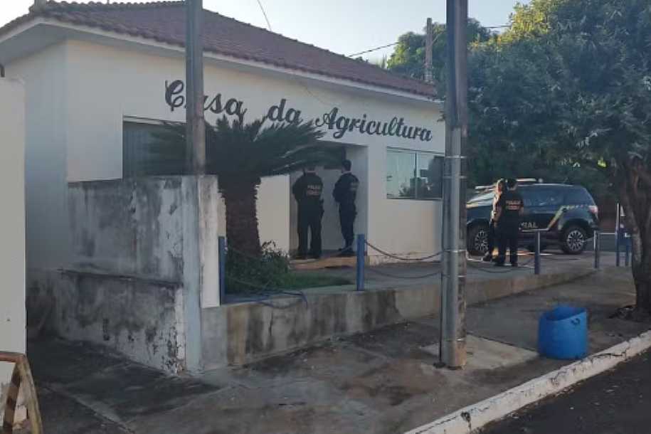 PF faz buscas na Casa da Agricultura em operação para combater fraude em títulos de eleitores em Nova Castilho
