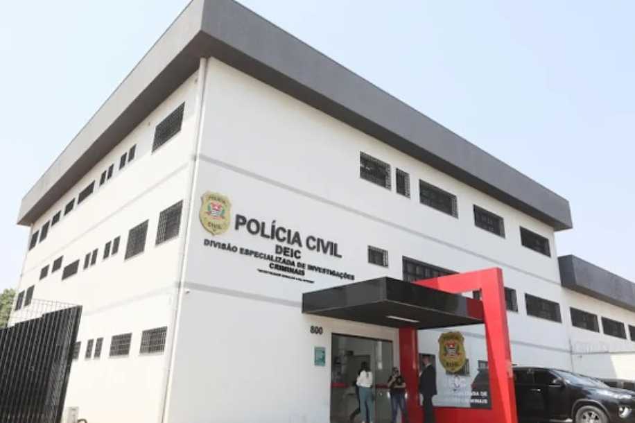 Jovem morre baleado dentro de casa ao ajudar vizinho a carregar sofá em Rio Preto; suspeito fugiu