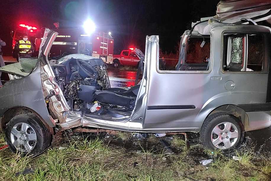 Acidente mata mulher e deixa dois em estado grave