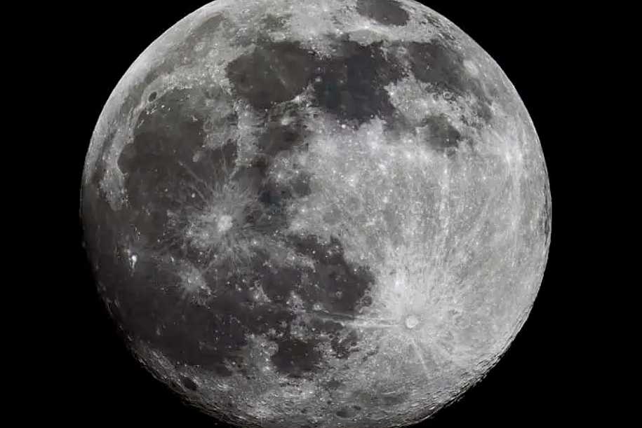 PRIMEIRA SUPERLUA DO ANO BRILHARÁ NO CÉU DESTA SEGUNDA-FEIRA