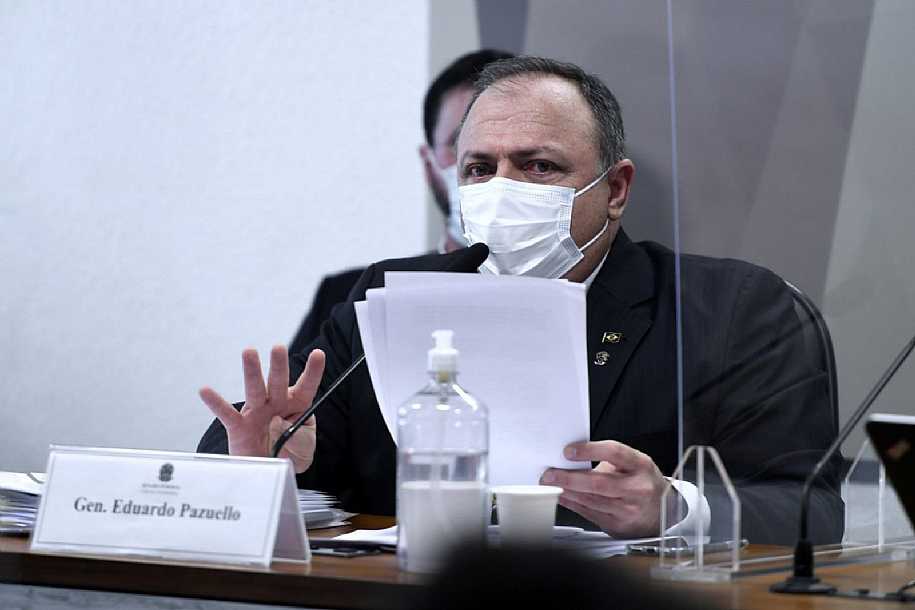 Pazuello: alertamos para médicos não usarem a cloroquina na fase final