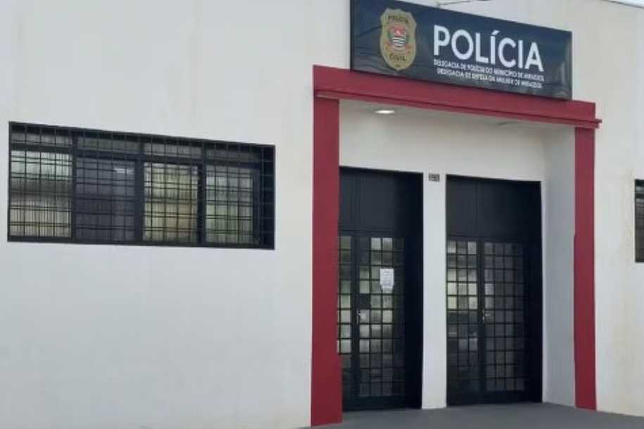 Homem preso suspeito de cometer injúria racial contra funcionário de restaurante é solto pela Justiça