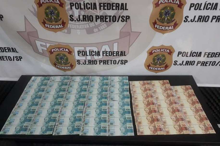 Polícia Federal prende homem recebendo R$ 5 mil em cédulas falsas pelos Correios
