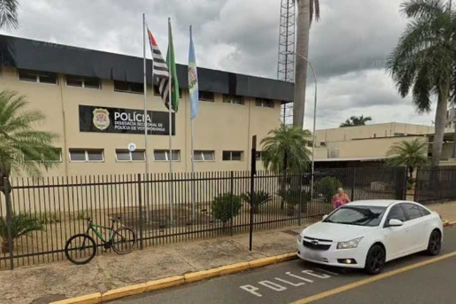 Homem é morto a tiros em frente à casa da mãe em Votuporanga